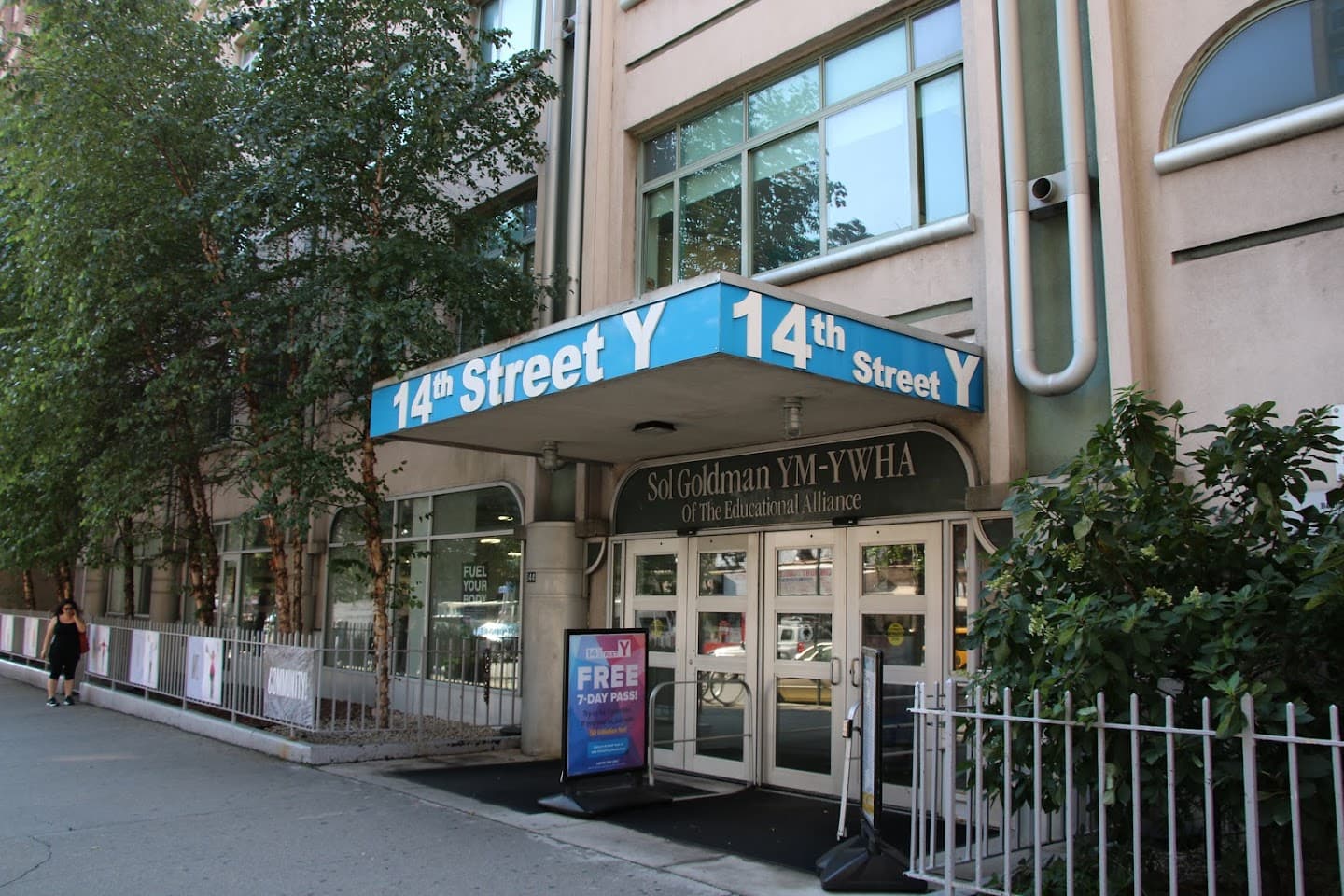 14th Street Y pickleball courts