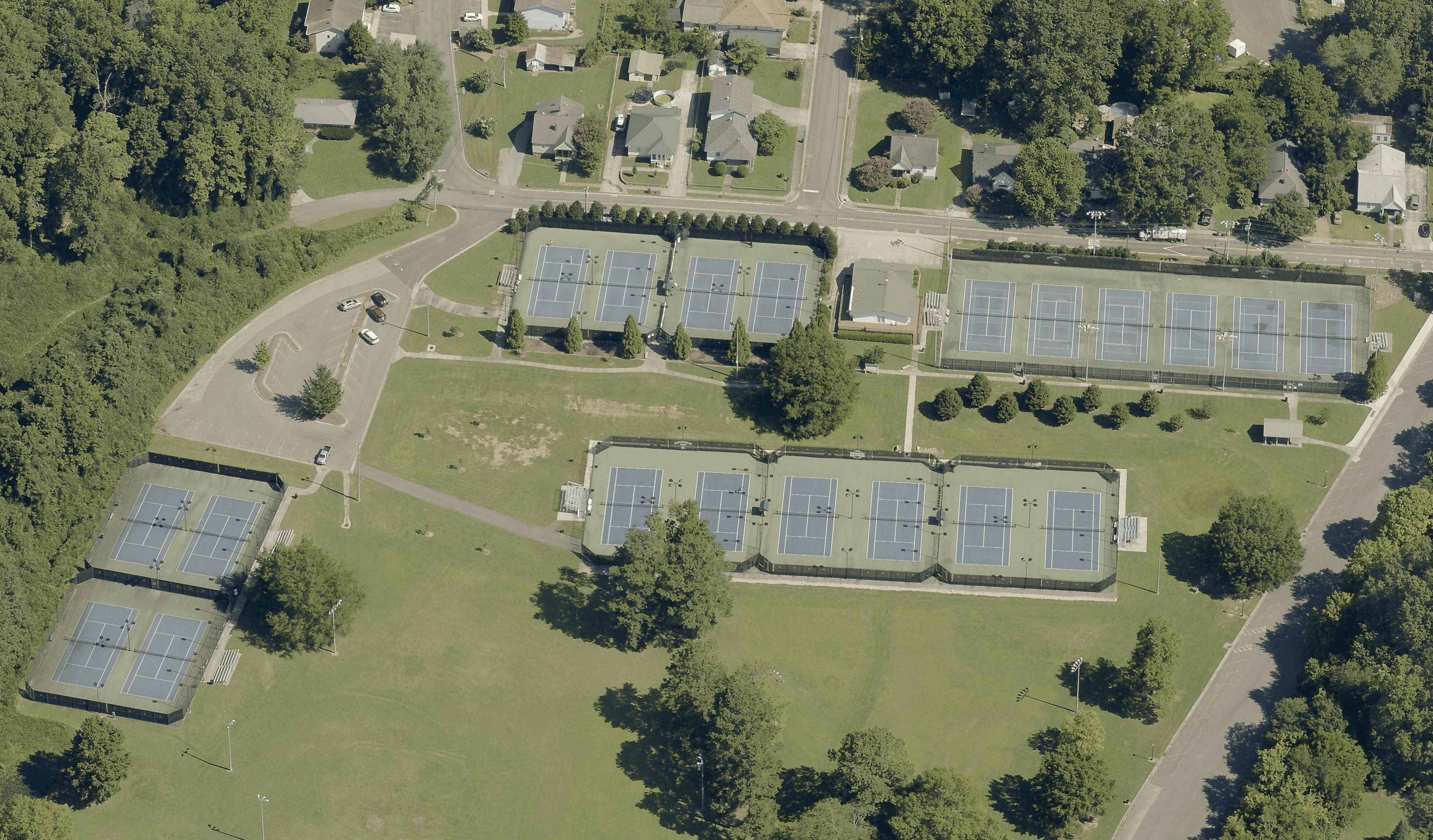 Lakeshore Park pickleball courts