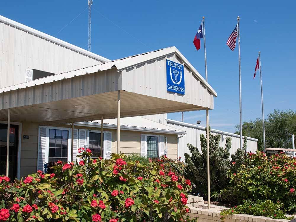 Trophy Gardens Rv Resort pickleball courts