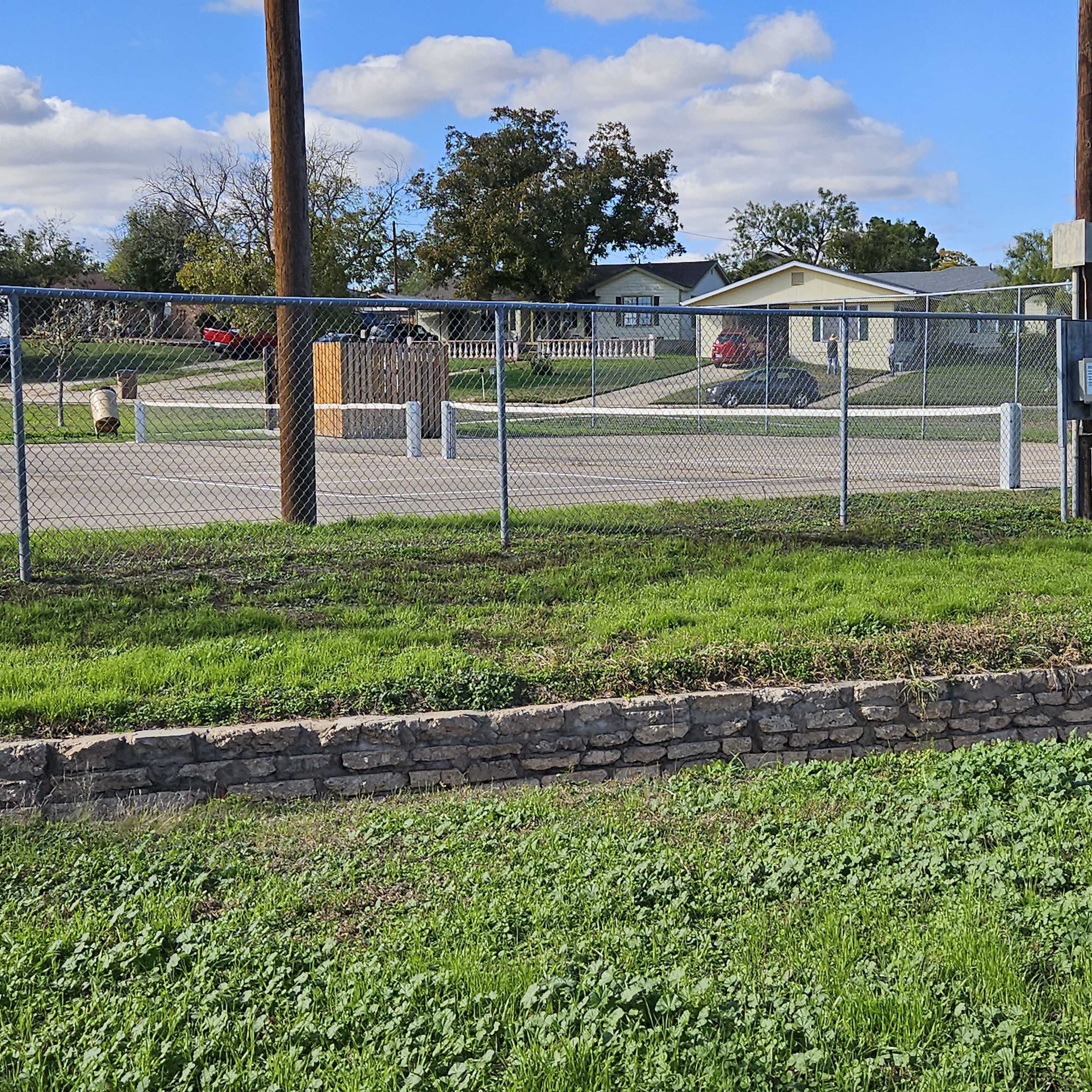 Brentwood Tennis Courts pickleball courts