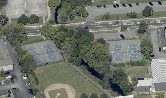 Locust Avenue Park pickleball courts