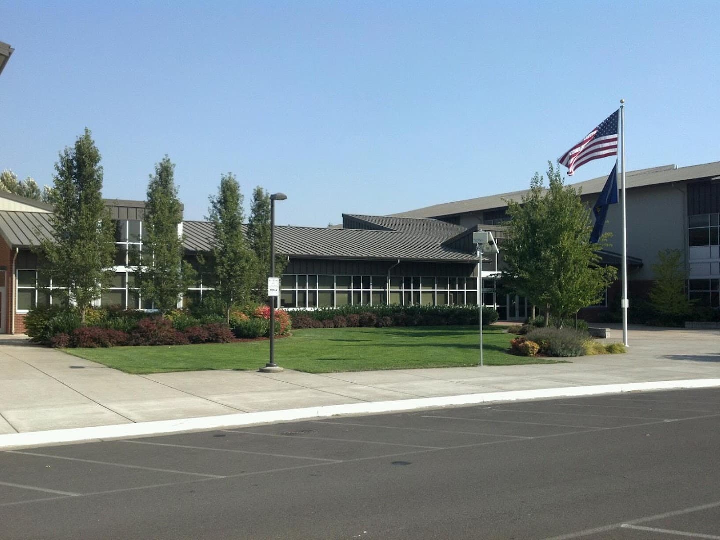 Cal Young Middle School pickleball courts