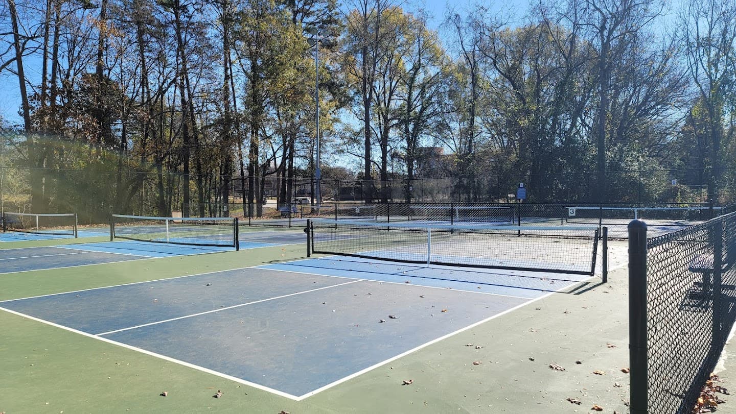 Holbrook Park pickleball courts