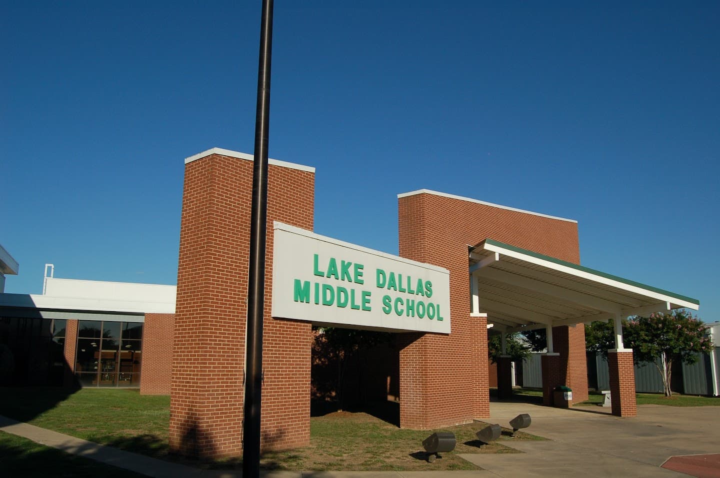 Lake Dallas Middle School pickleball courts