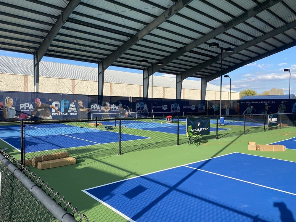 Oasis Pickleball Club pickleball courts