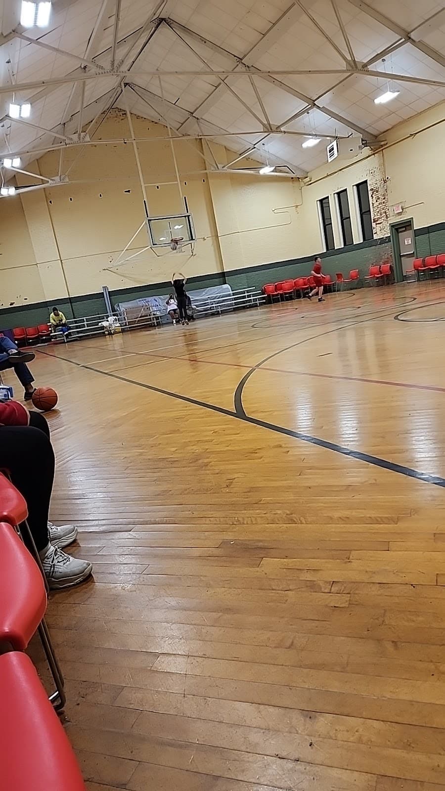 Geneva Recreation Center pickleball courts