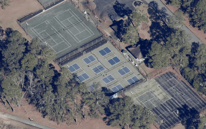 Houndslake Country Club pickleball courts