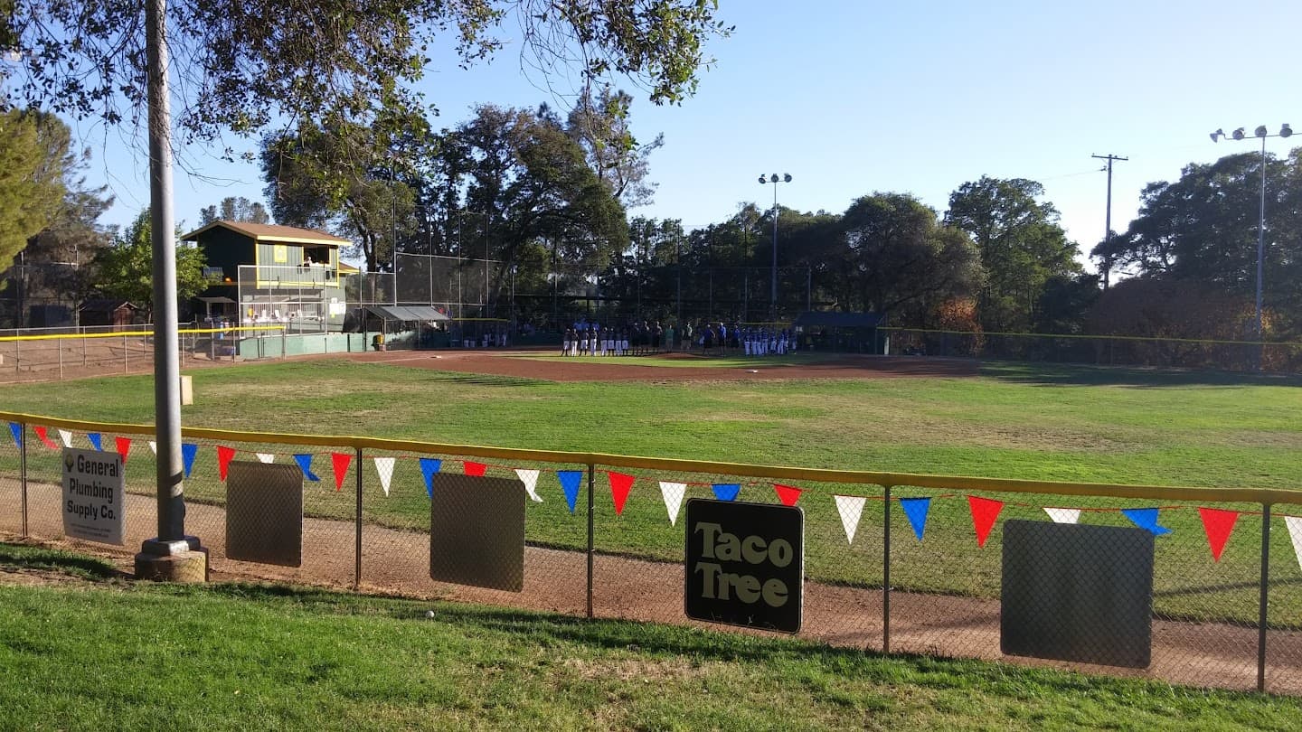 Auburn Recreation Park pickleball courts