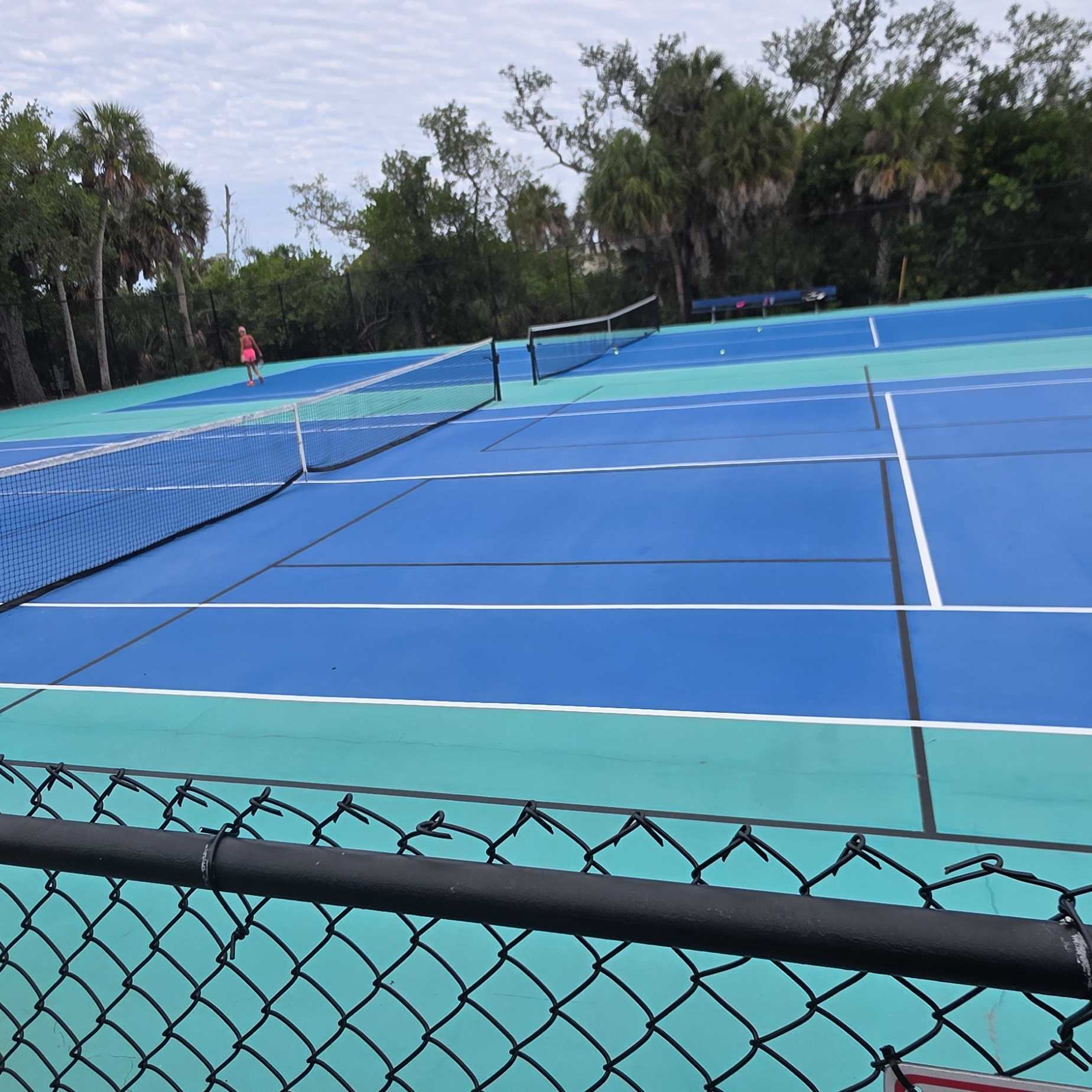 Bay Oaks Recreation Center pickleball courts