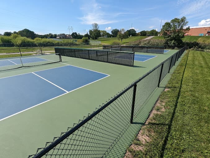Meadowbrook Park pickleball courts