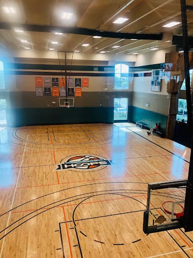 Life Time Austin - North pickleball courts