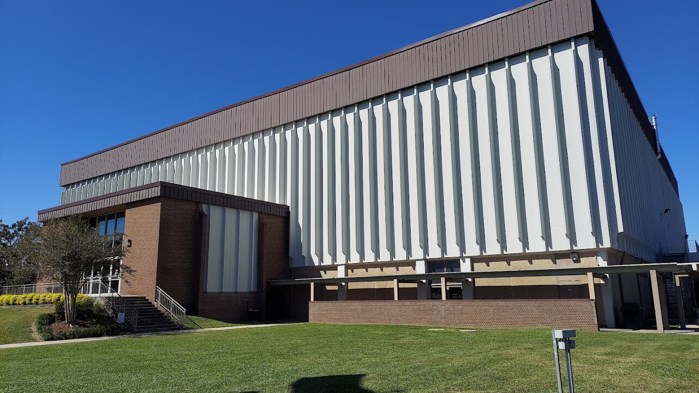 Warran J Harang jr Municipal Auditorium pickleball courts