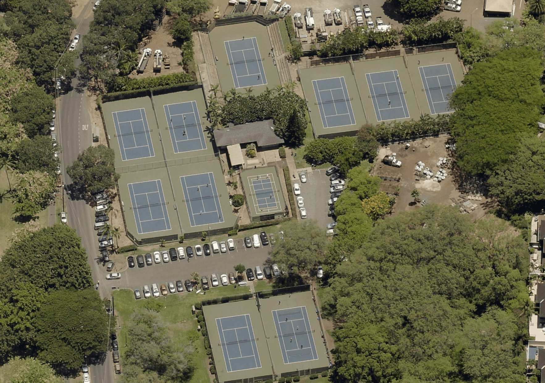 Diamond Head Tennis Center pickleball courts
