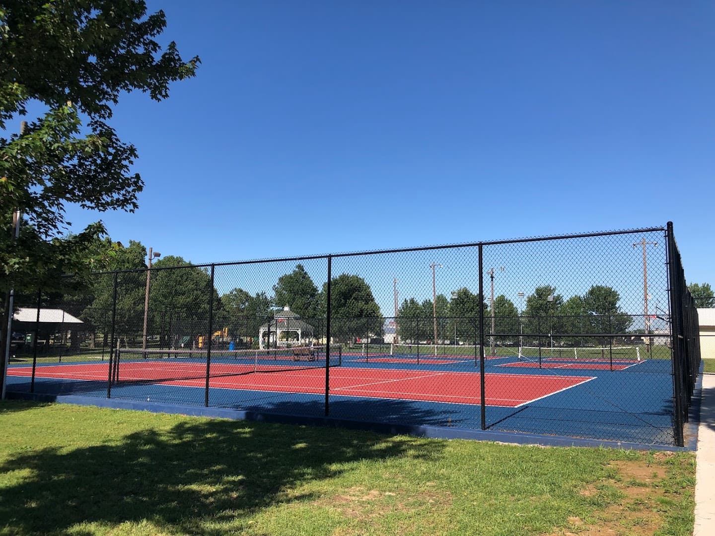 Harry Sbanotto Park pickleball courts