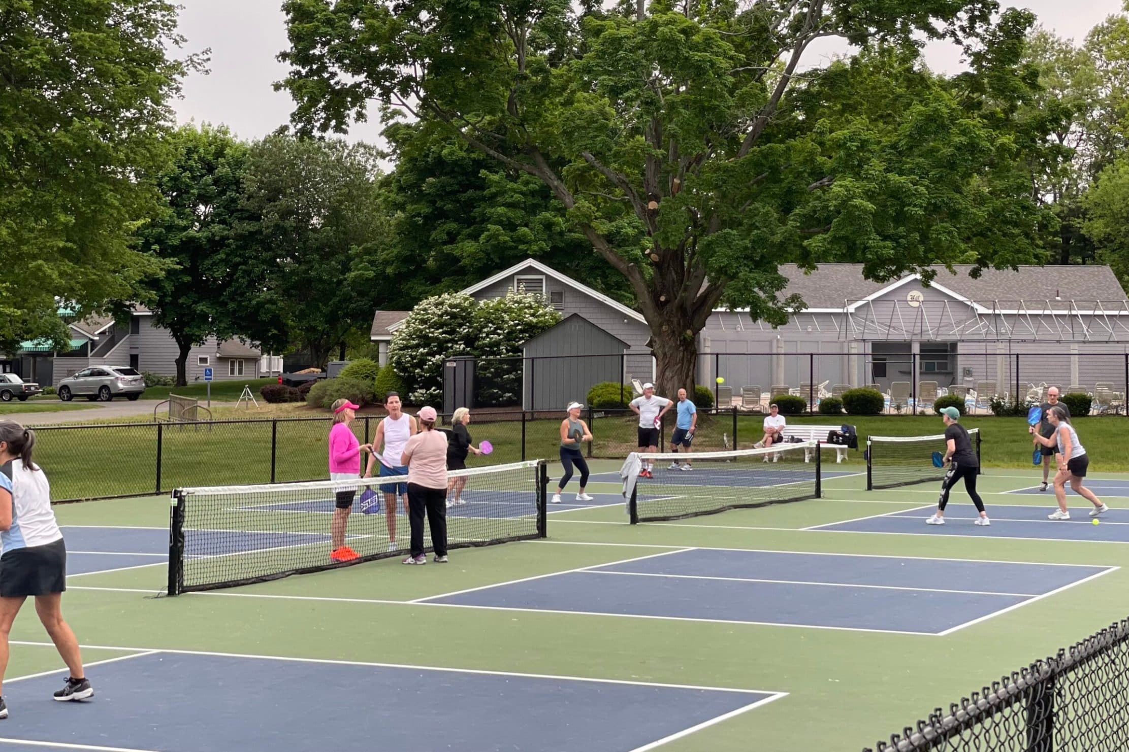 Field Club of Longmeadow pickleball courts