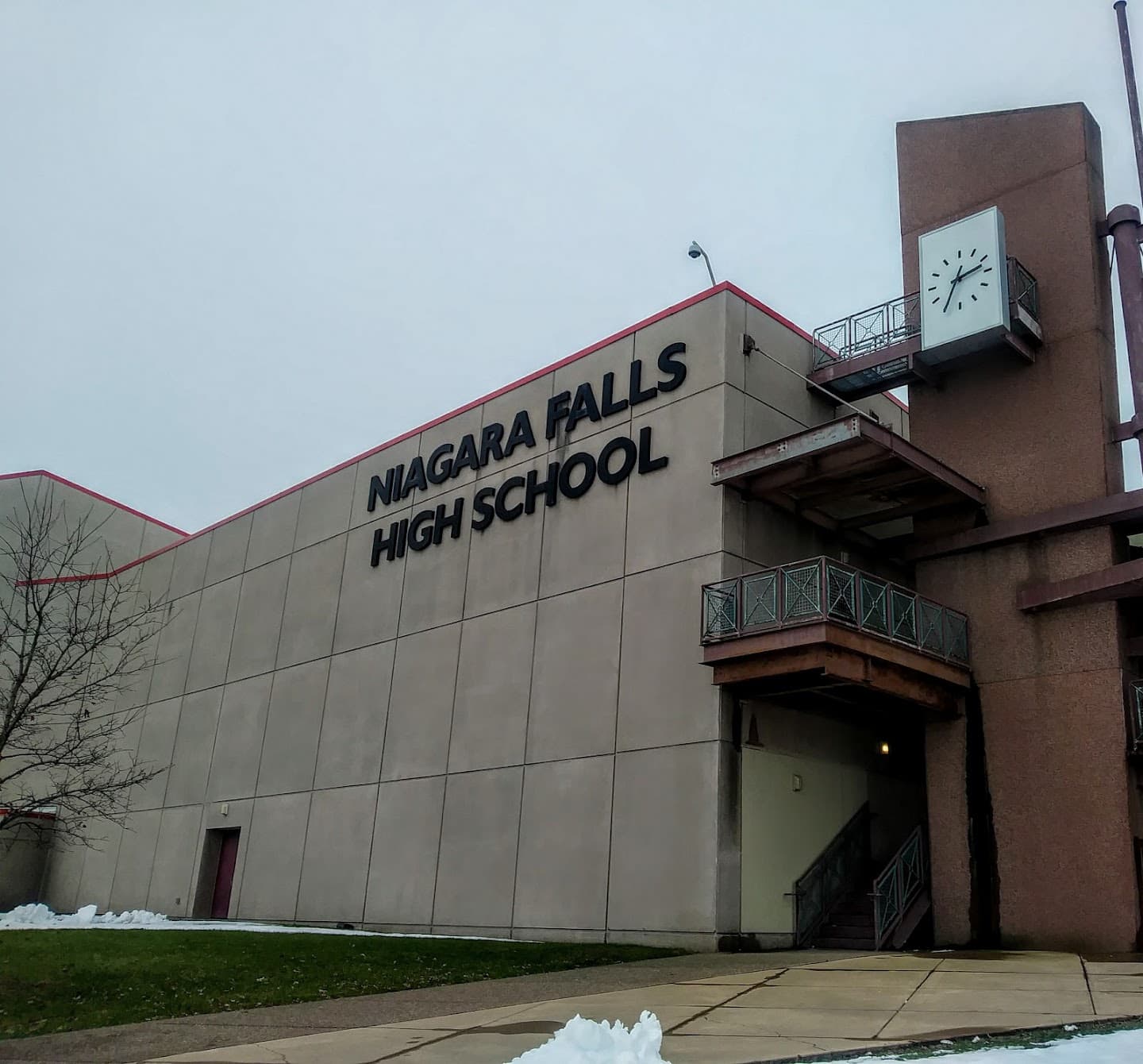 Niagara Falls High School pickleball courts