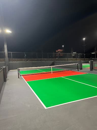 Chicken N Pickle - St. Charles pickleball courts
