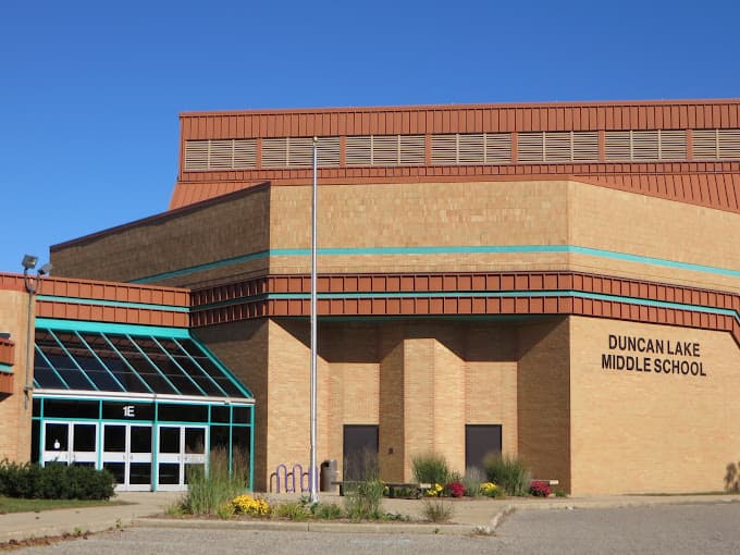 Duncan Lake Middle School pickleball courts