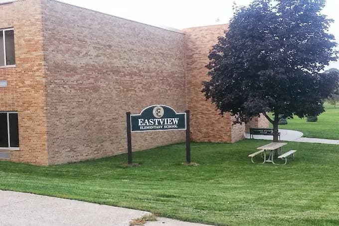 Eastview School pickleball courts