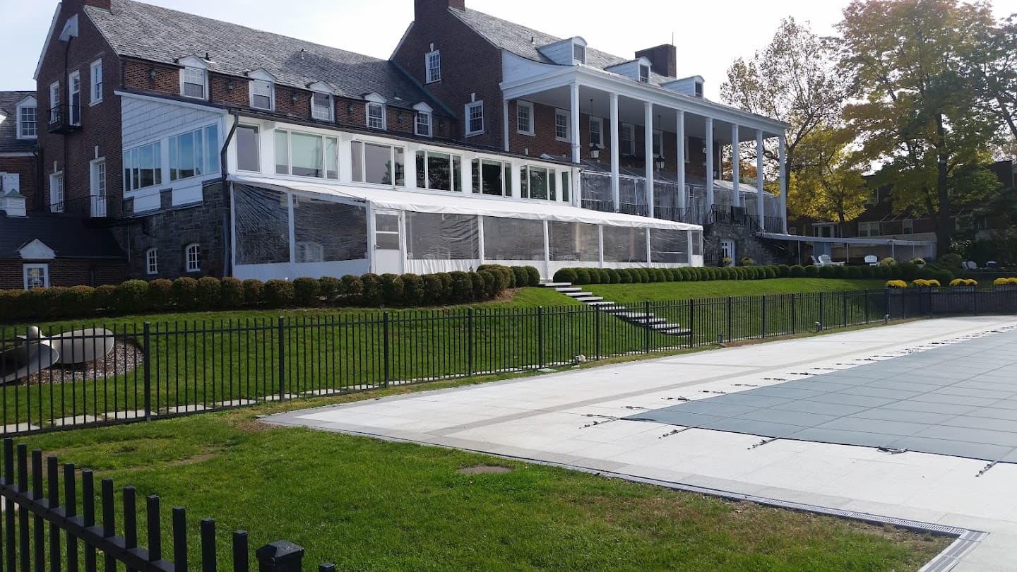 Manhasset Bay Yacht Club pickleball courts
