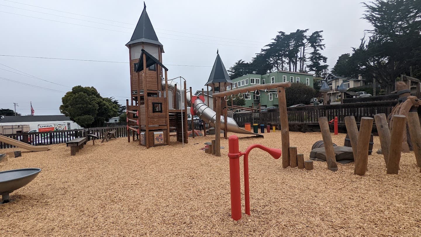Moss Beach Park pickleball courts
