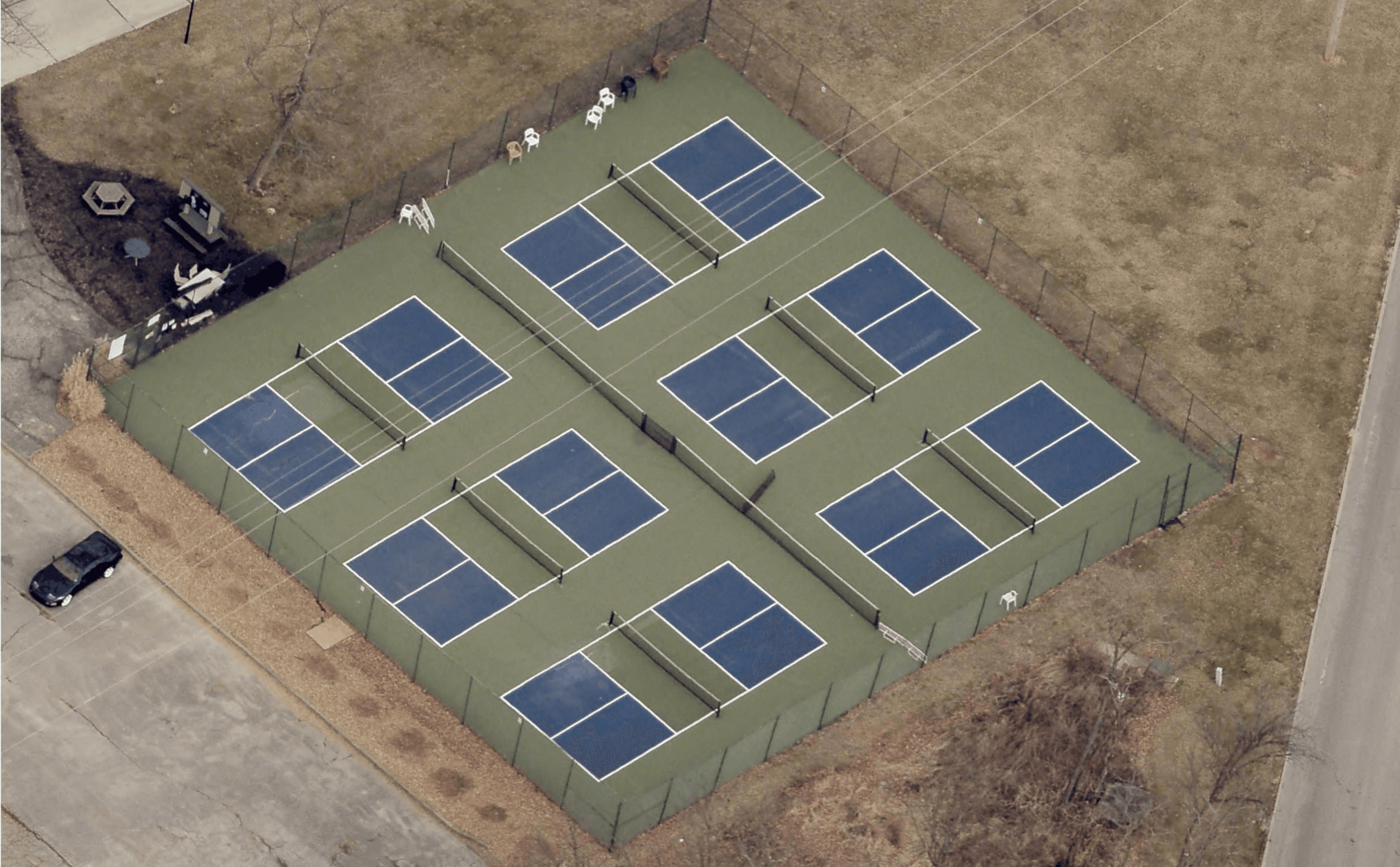 Lake Forest Country Club pickleball courts