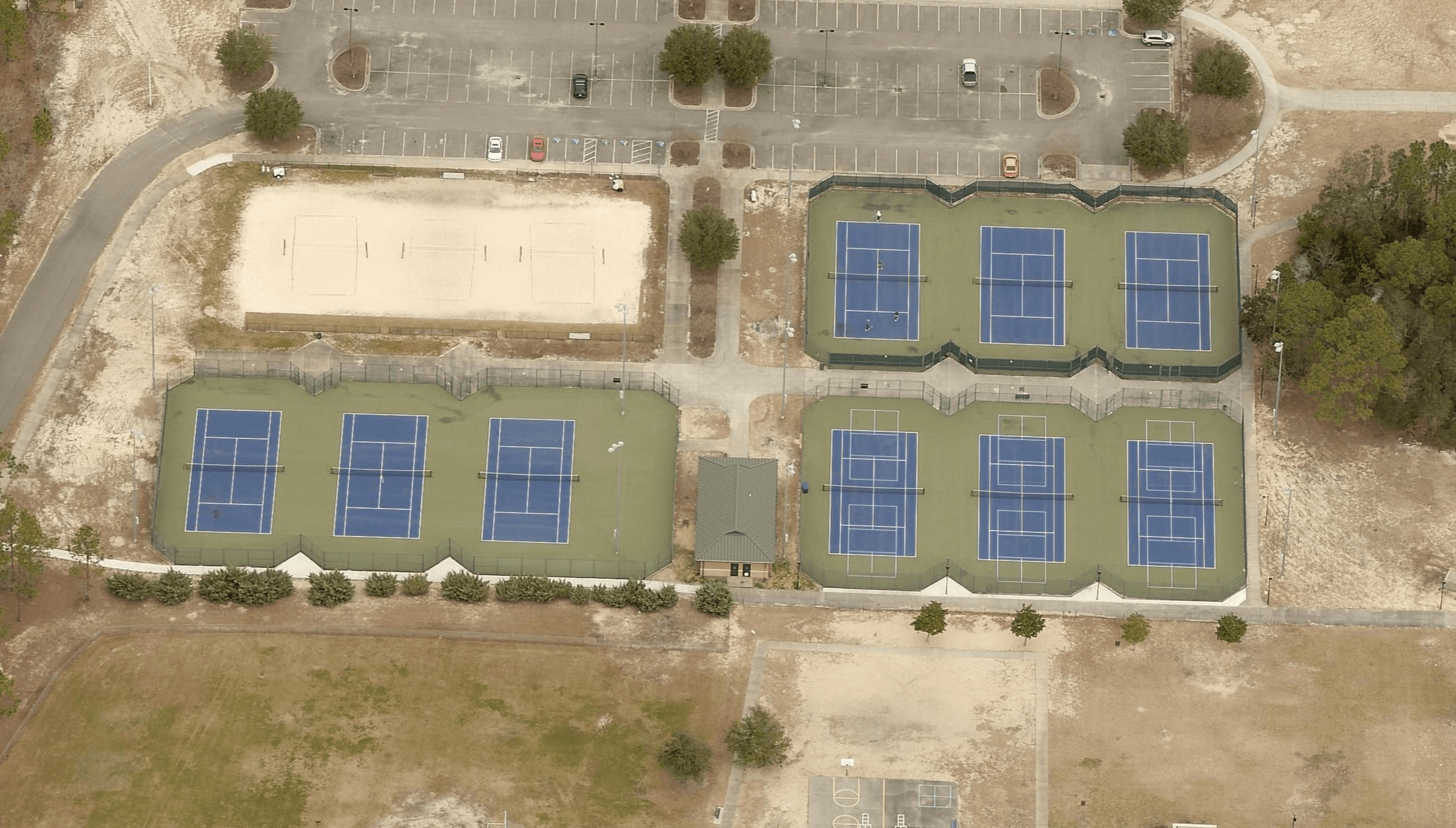 Eugene Ashley High School pickleball courts