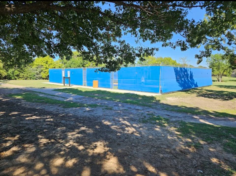 Community park pickleball courts