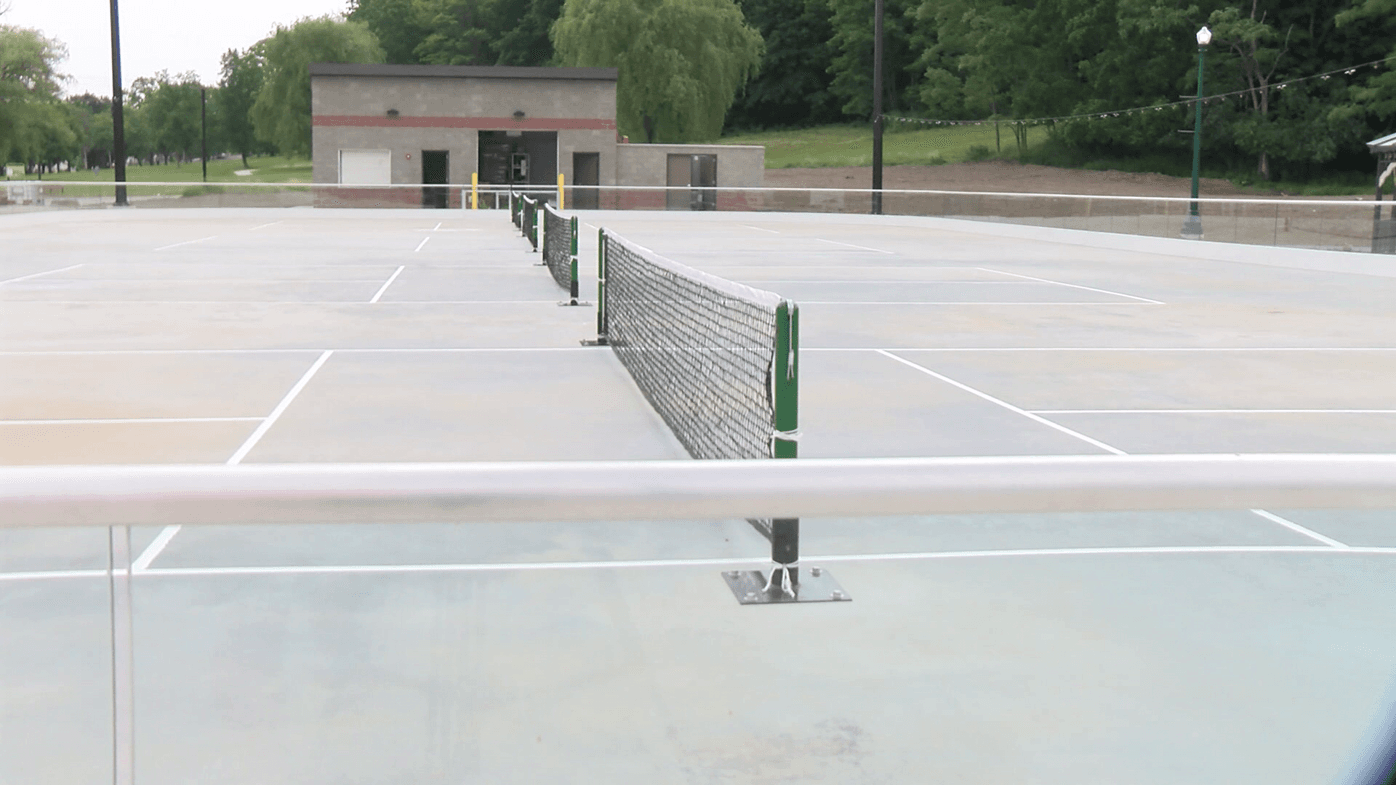 Parkway Recreation Center pickleball courts