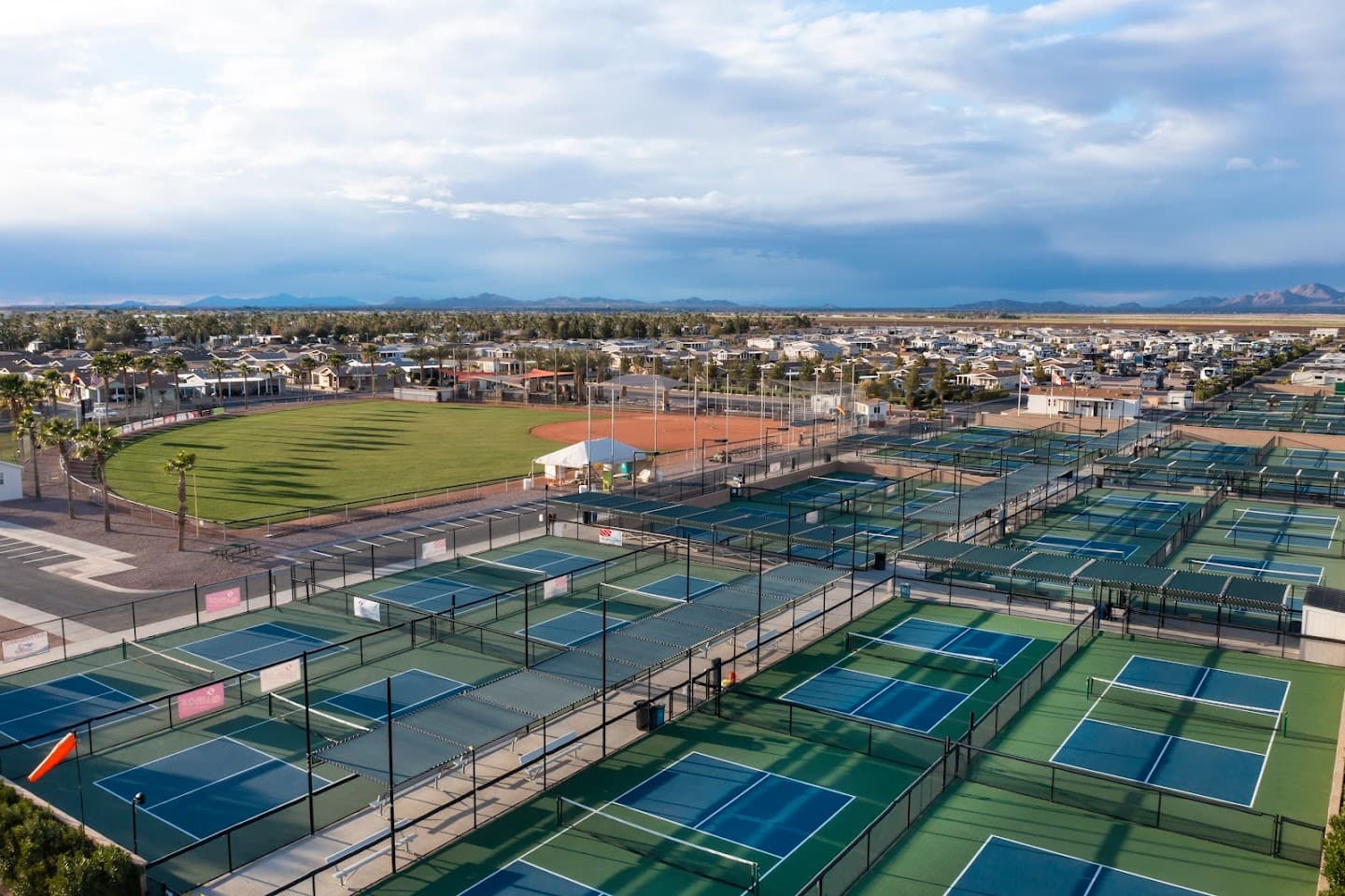 Palm Creek Golf & RV pickleball courts