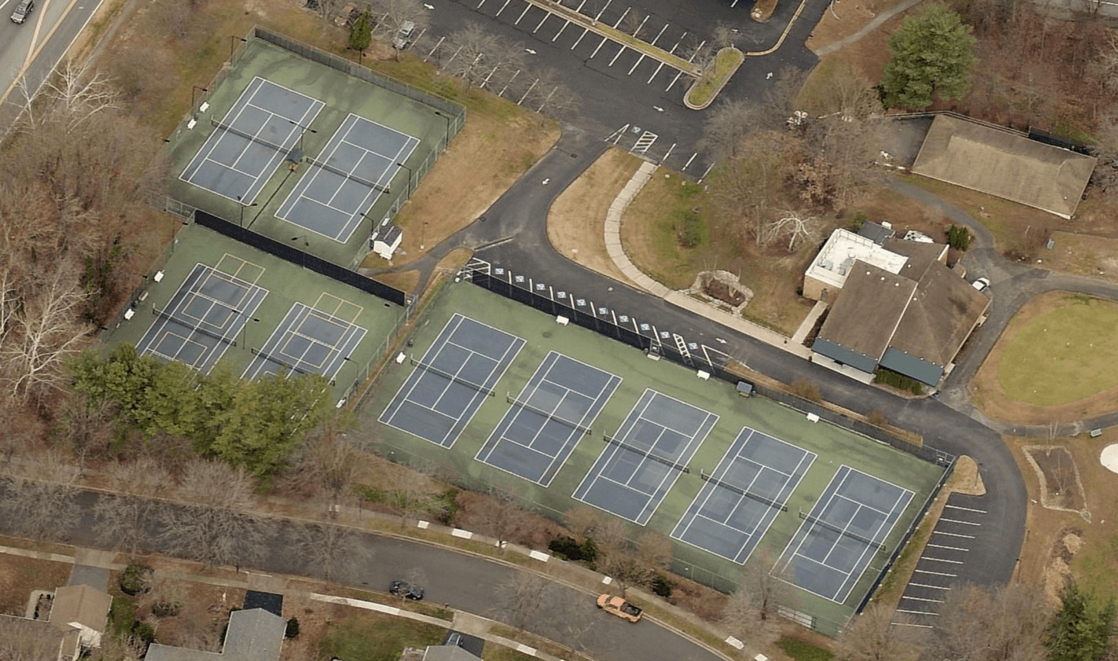 Heritage Harbour Lodge pickleball courts