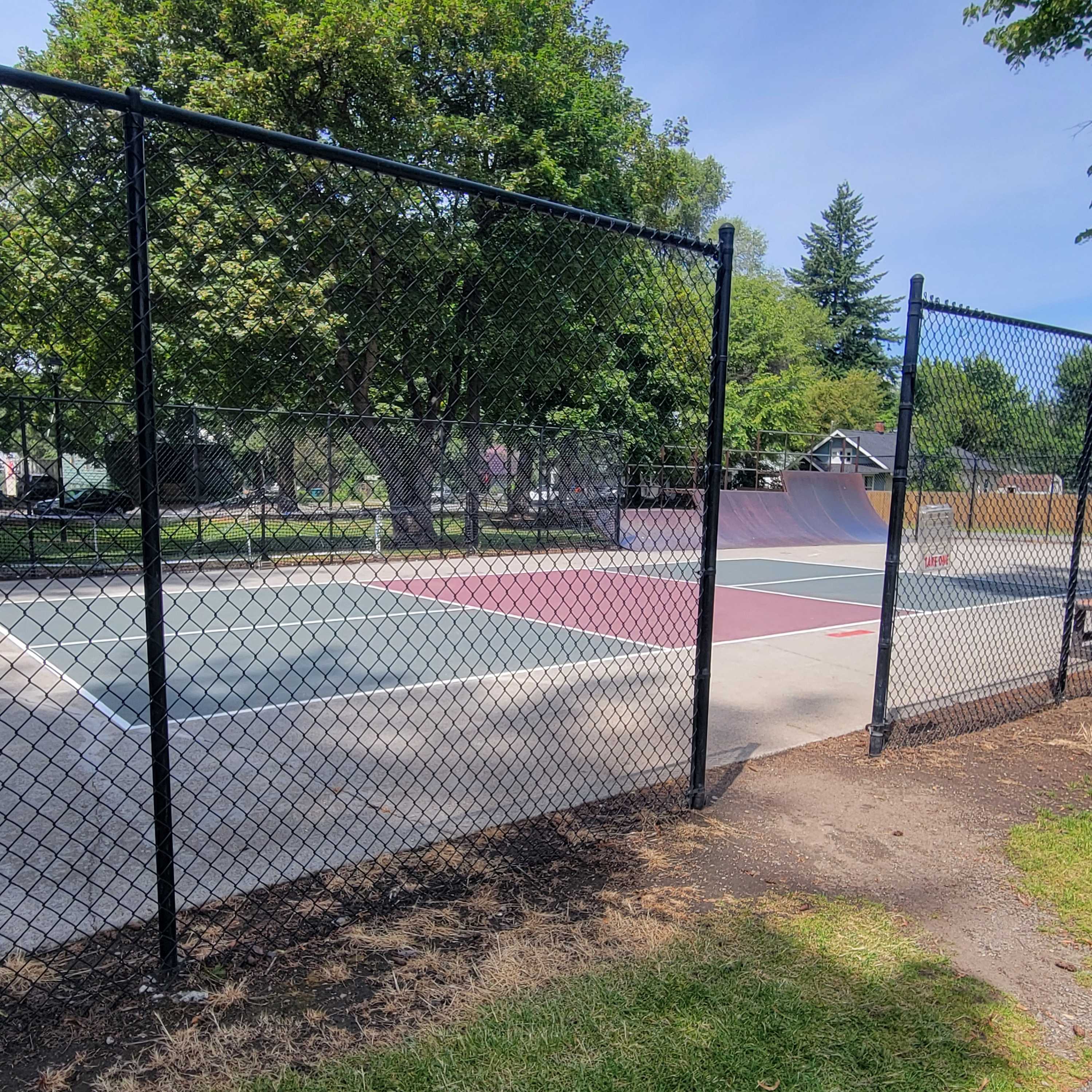 Spirit Lake City Park pickleball courts