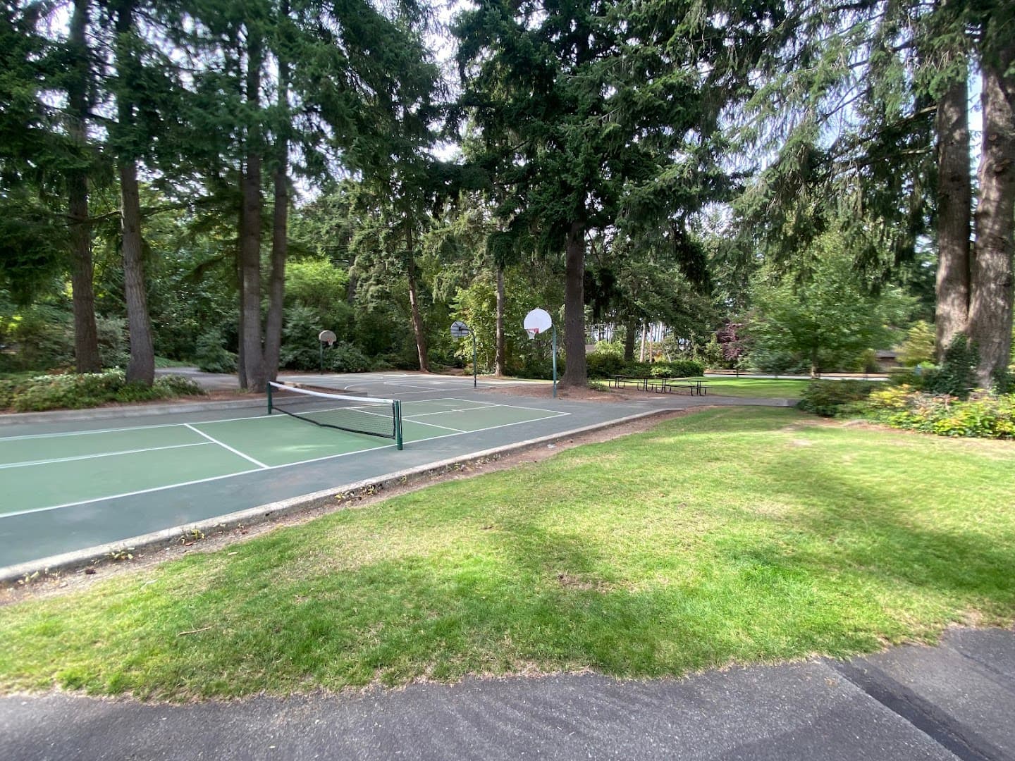 Hillaire Park pickleball courts