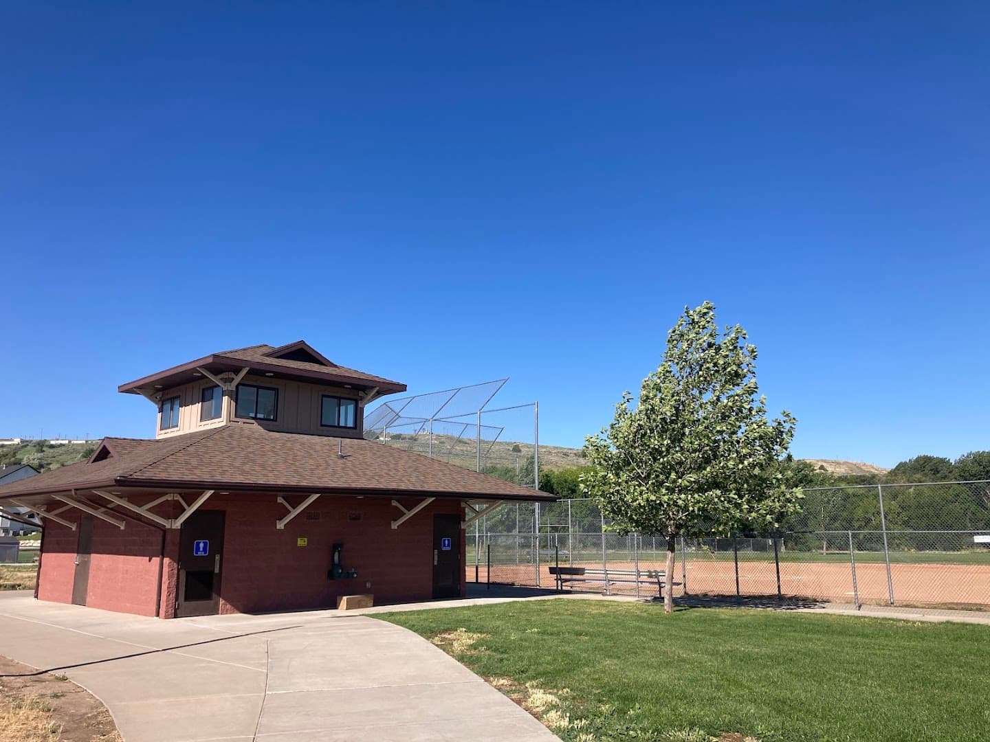 Canyon Meadows pickleball courts