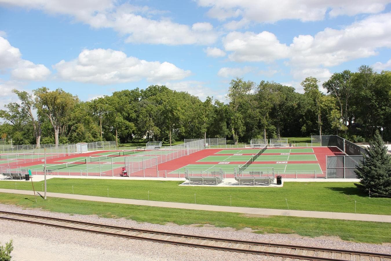 Grinnell College Tennis Courts pickleball courts