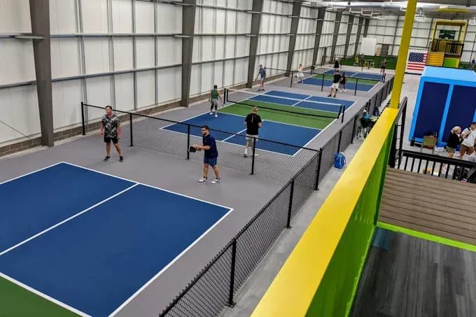 Dinks & Dingers pickleball courts