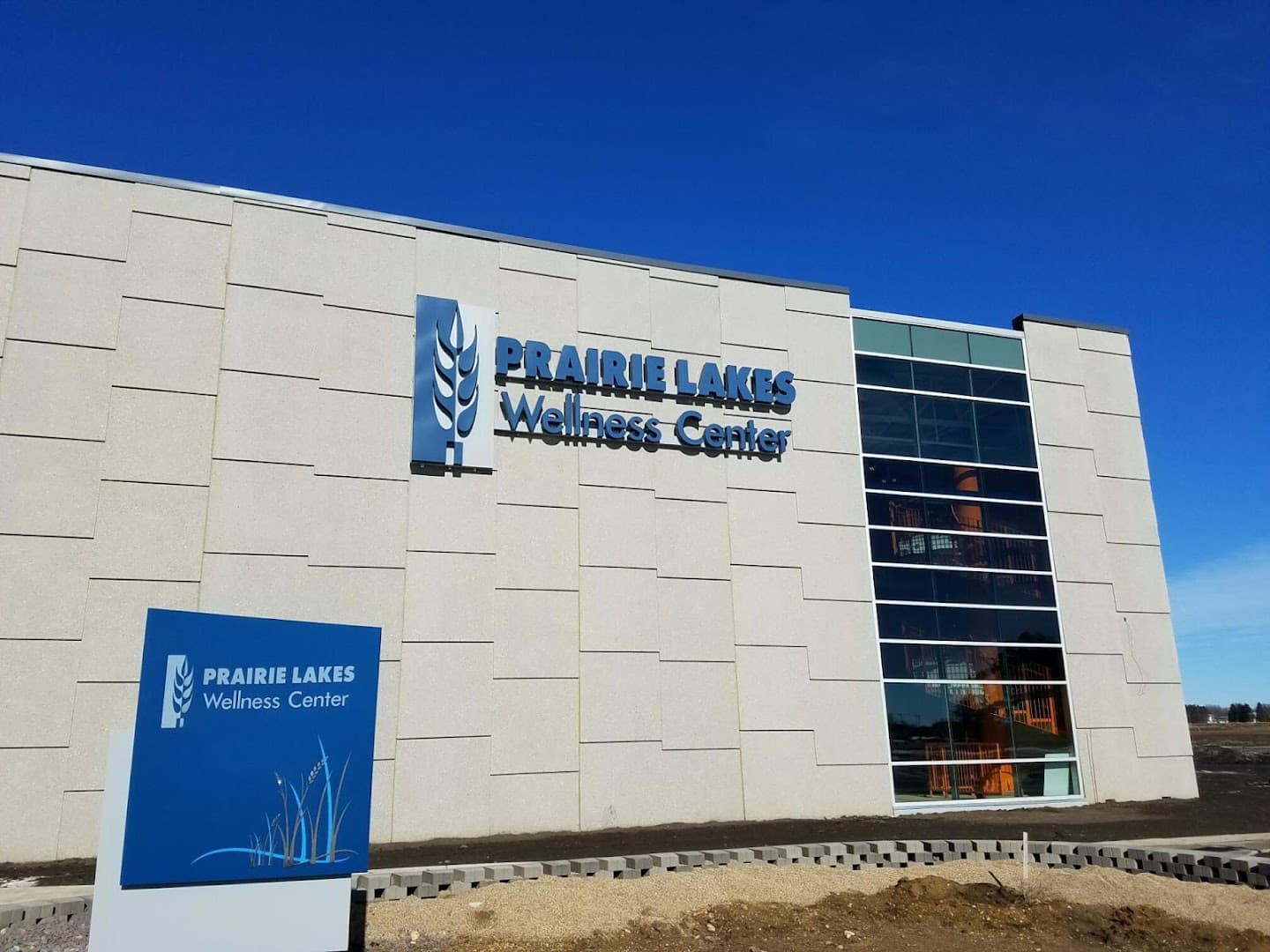 Prairie Lakes Wellness Center pickleball courts