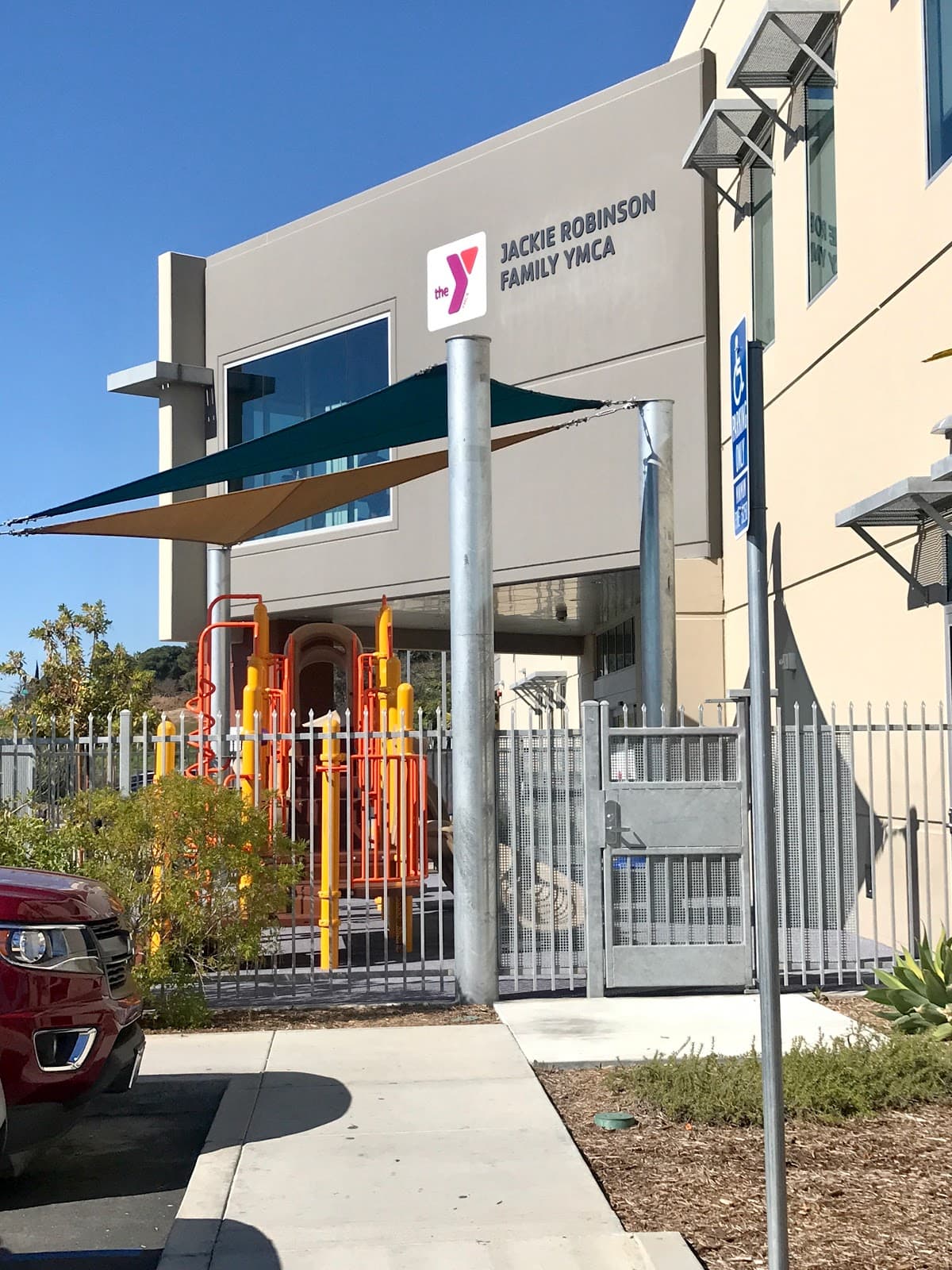 JACKIE ROBINSON FAMILY YMCA pickleball courts