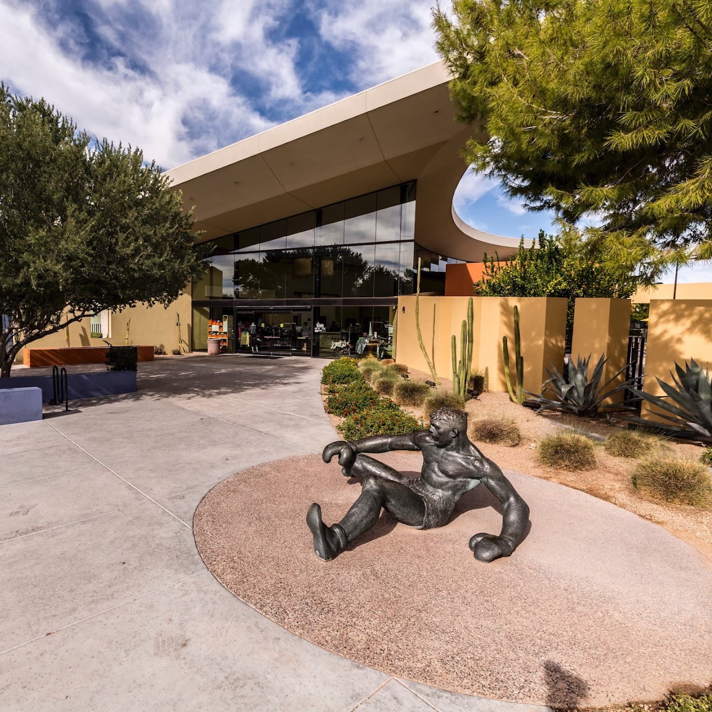 Camelback Village Health Club & Spa pickleball courts