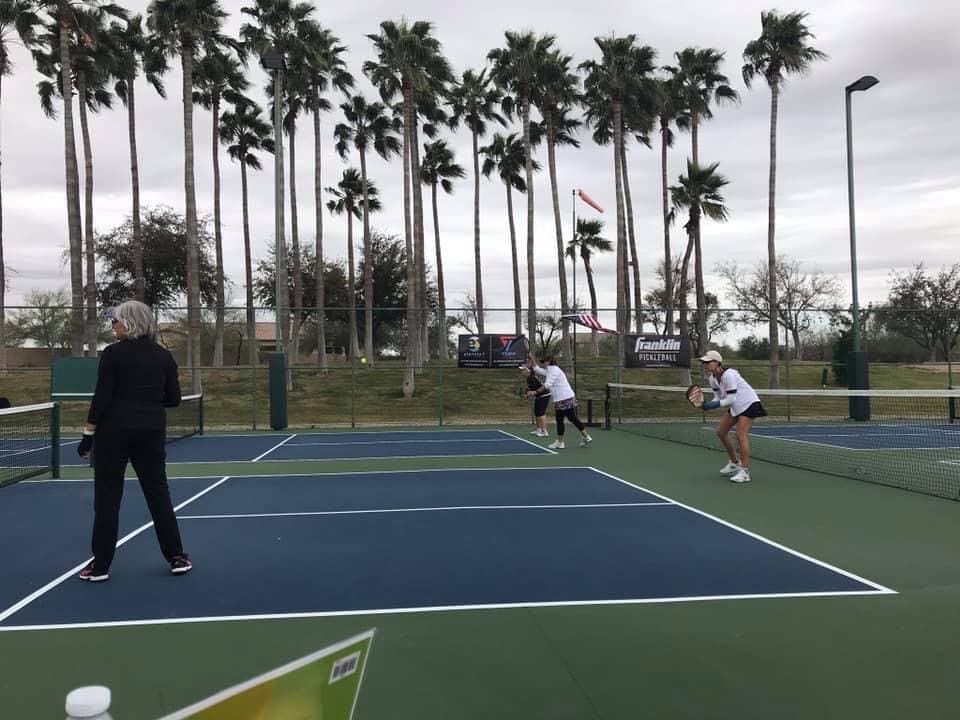 Estrella Mountain South Lake Park pickleball courts