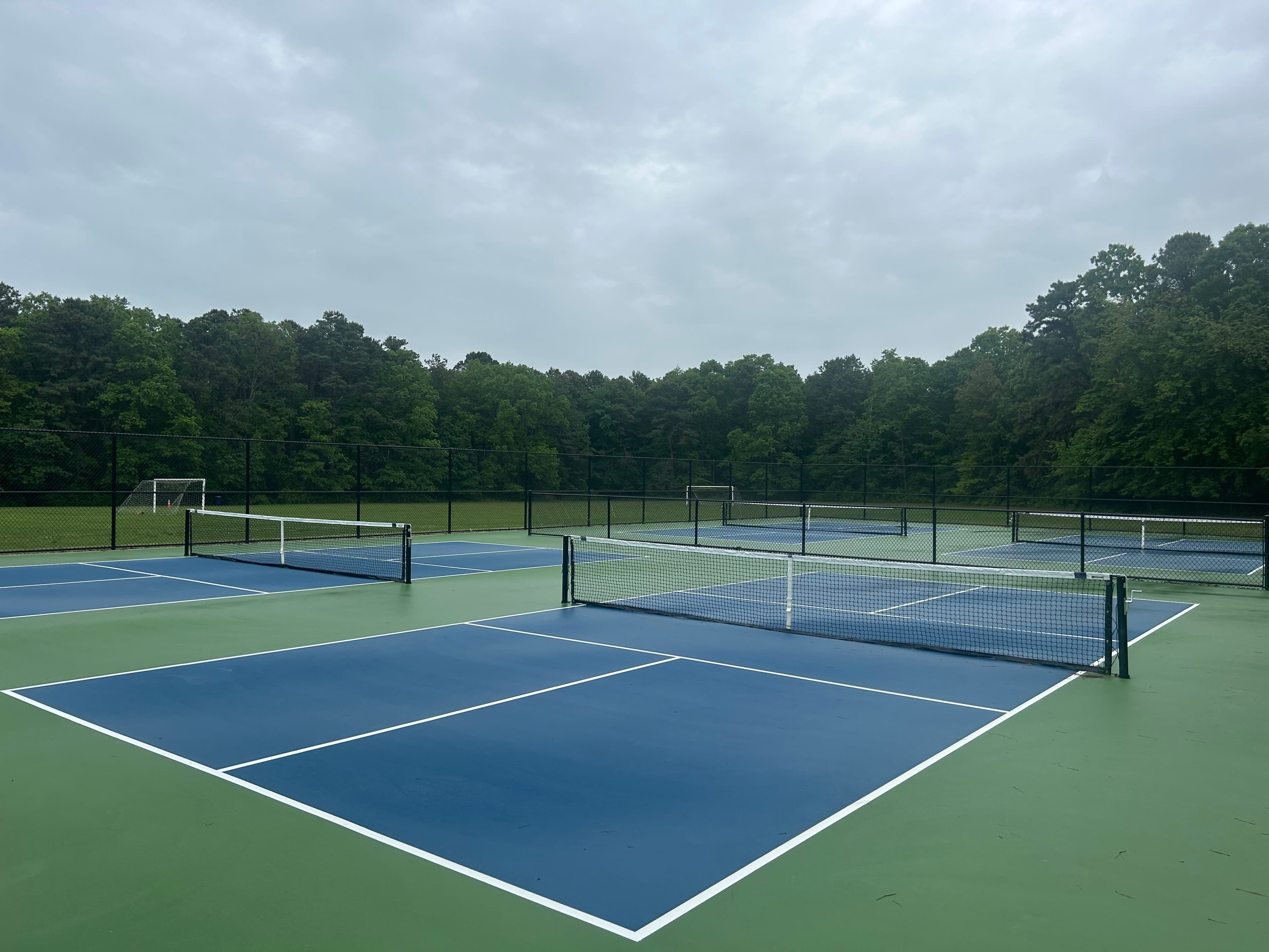 Oak Glen Park pickleball courts