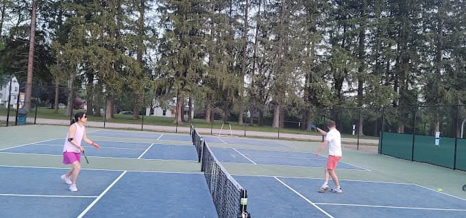 Lakeside Park pickleball courts