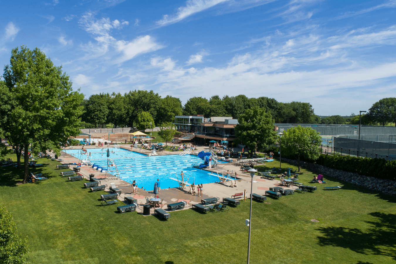 Des Moines Golf and Country Club pickleball courts