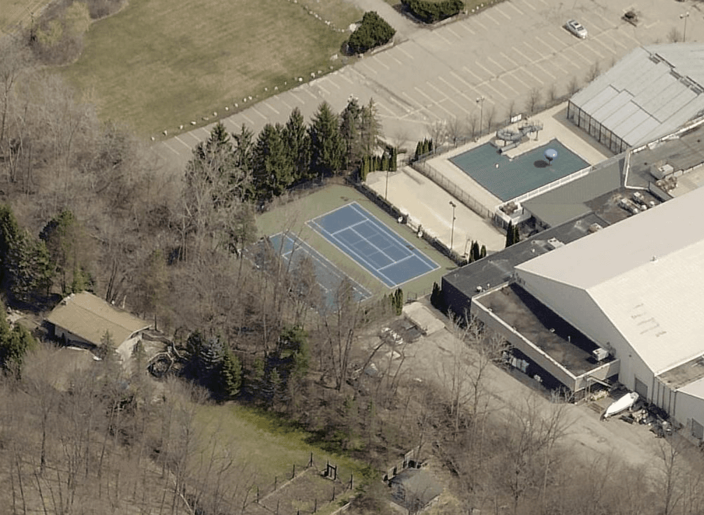 Deer Lake Athletic Club pickleball courts