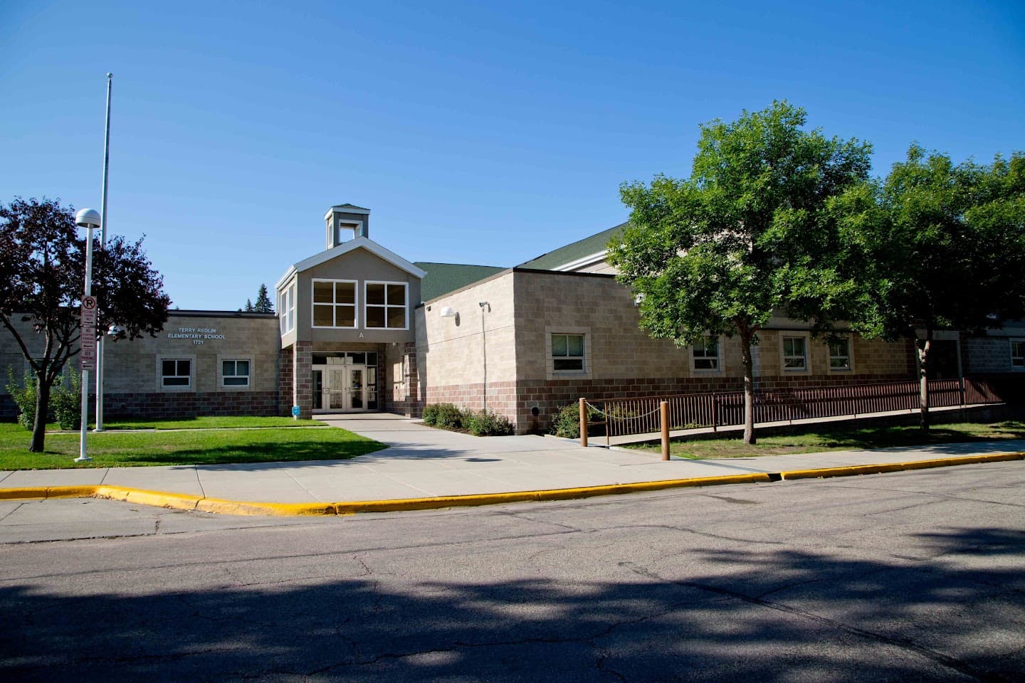 Terry Redlin Elementary School pickleball courts