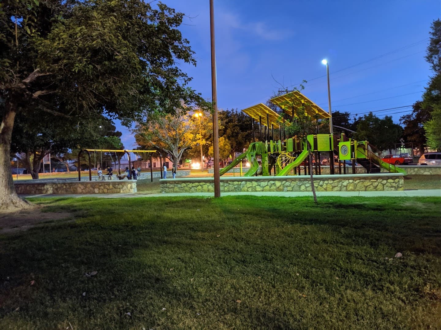 Armijo Recreation Center pickleball courts