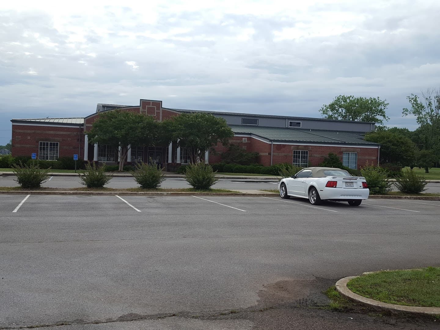 Moulton Recreation Center pickleball courts