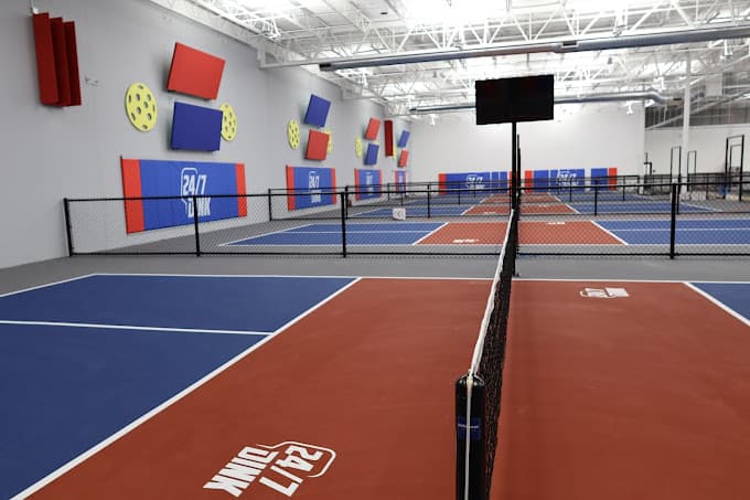 24/7 DINK pickleball courts