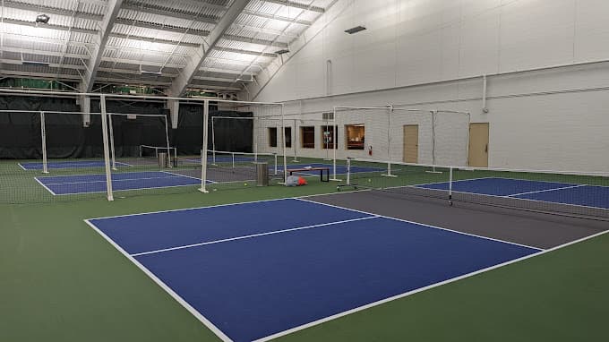 Life Time Oakdale Village pickleball courts