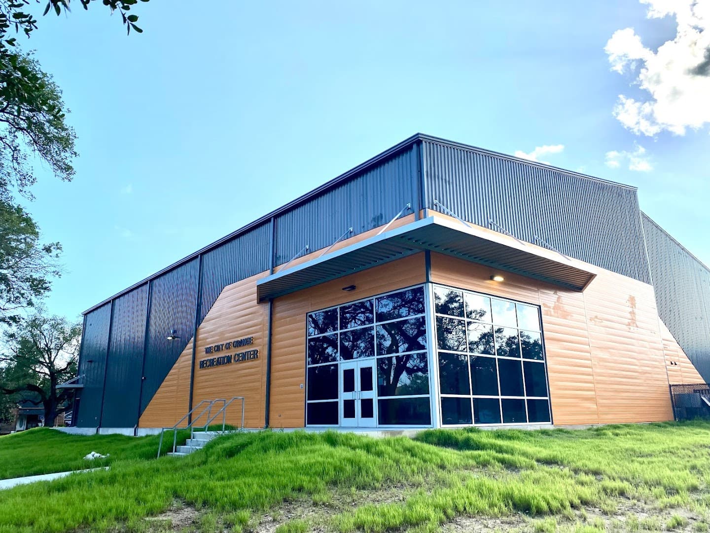 Orange Recreational Center pickleball courts